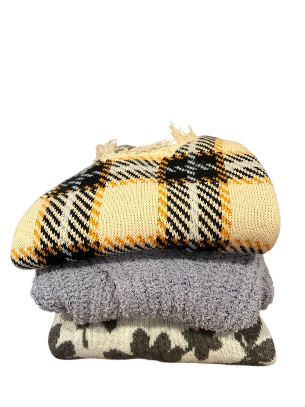 Lot of 3 Sweaters SzM Absolutely Creative Worldwide Sz